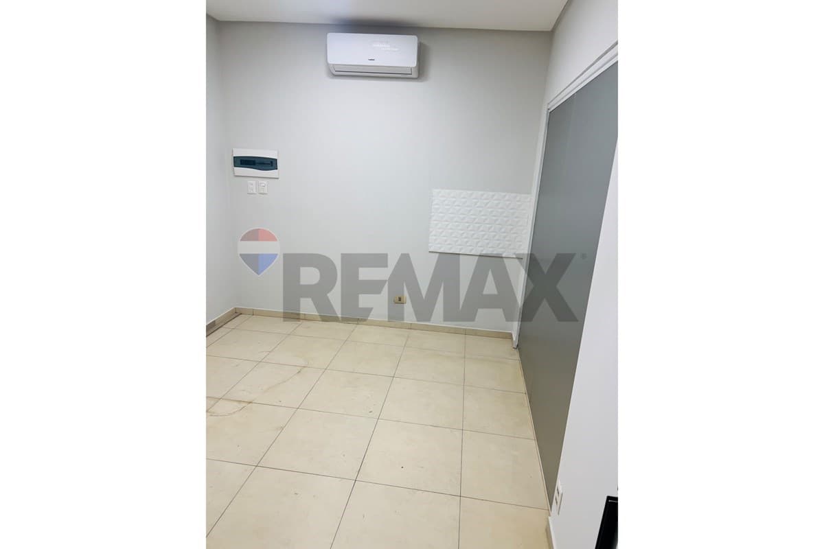 Local comercial en Pablo Rojas - foto 4