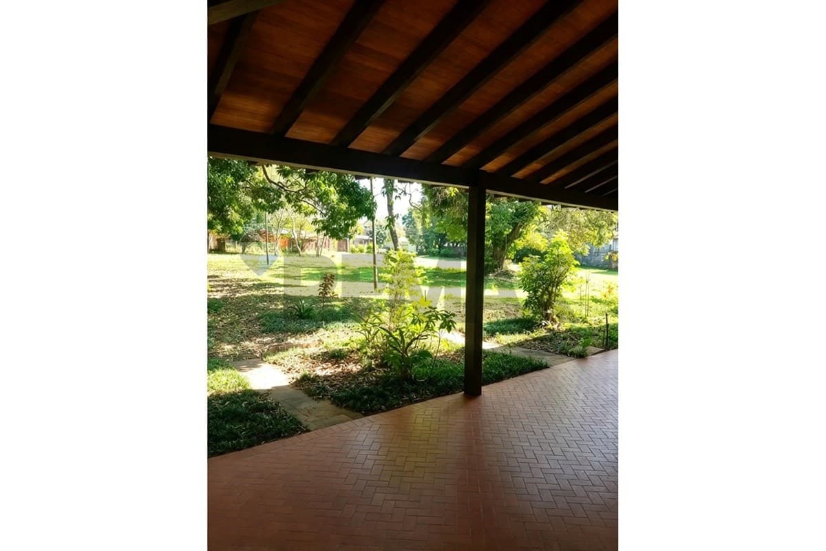 Casa en Dr. Antolín Irala c/ Lapacho - foto 3