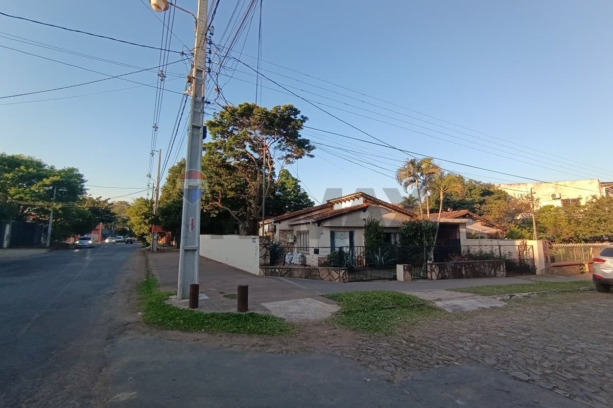 Terreno en Mecanicos de Aviacion e/ Masoneria Paraguaya