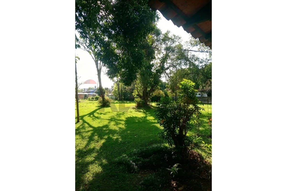 Casa en Dr. Antolín Irala c/ Lapacho - foto 9