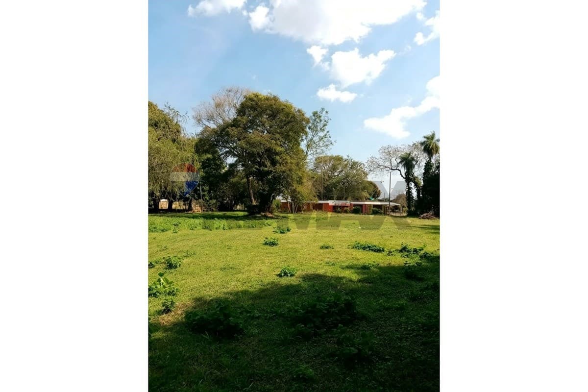 Casa en Dr. Antolín Irala c/ Lapacho - foto 8