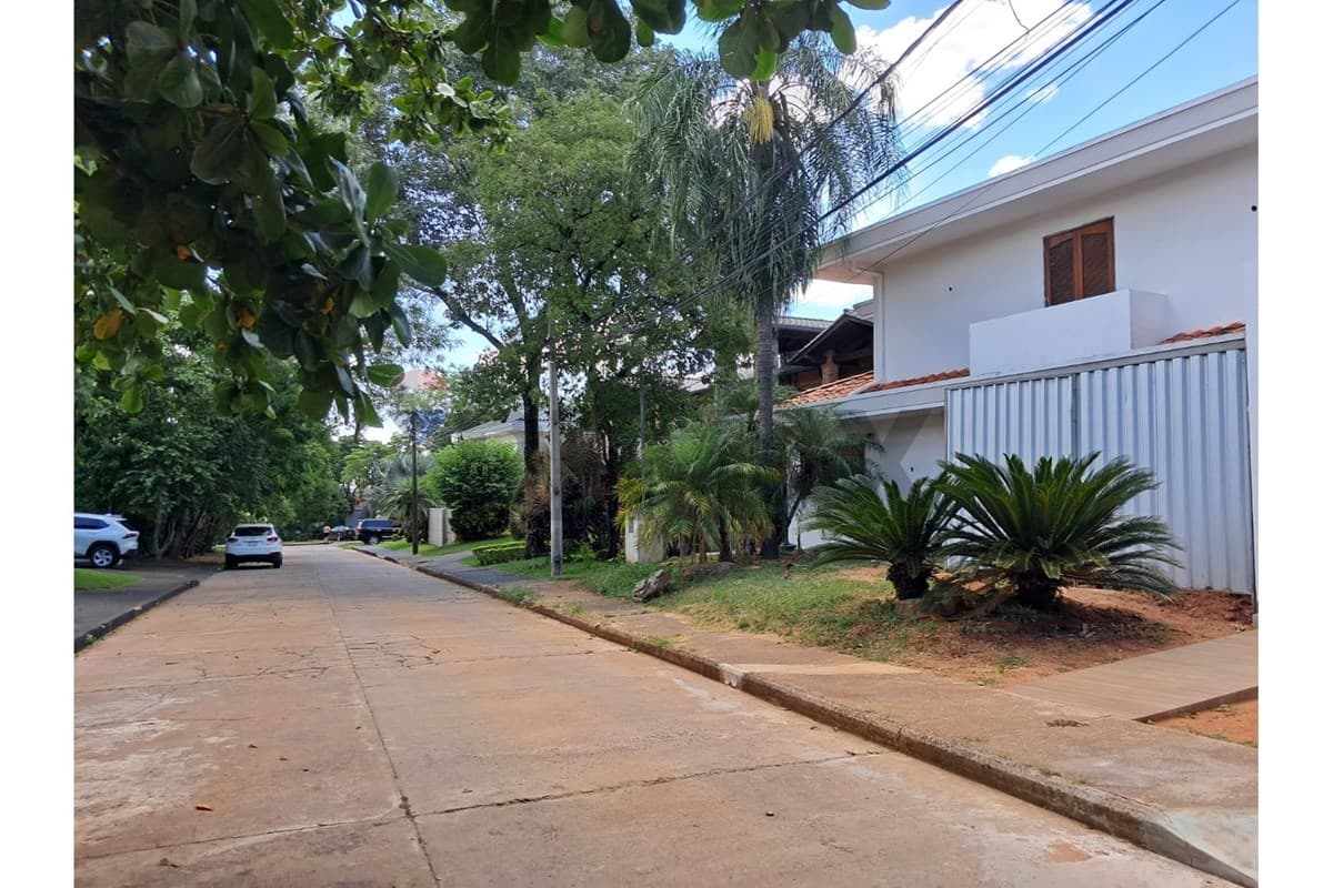 Casa en Avenida Silvio Pettirossi - foto 9