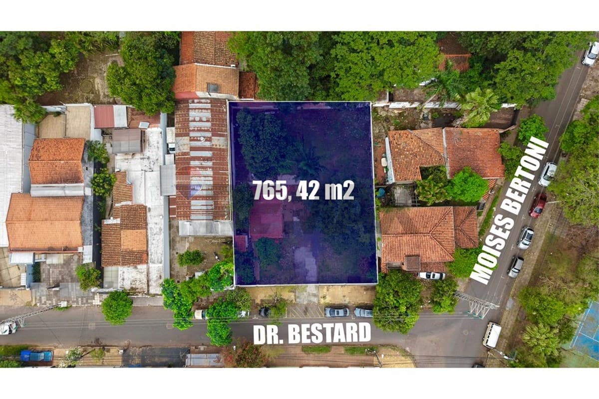 Terreno en Dr. Antonio Bestard esquina Moises Bertoni