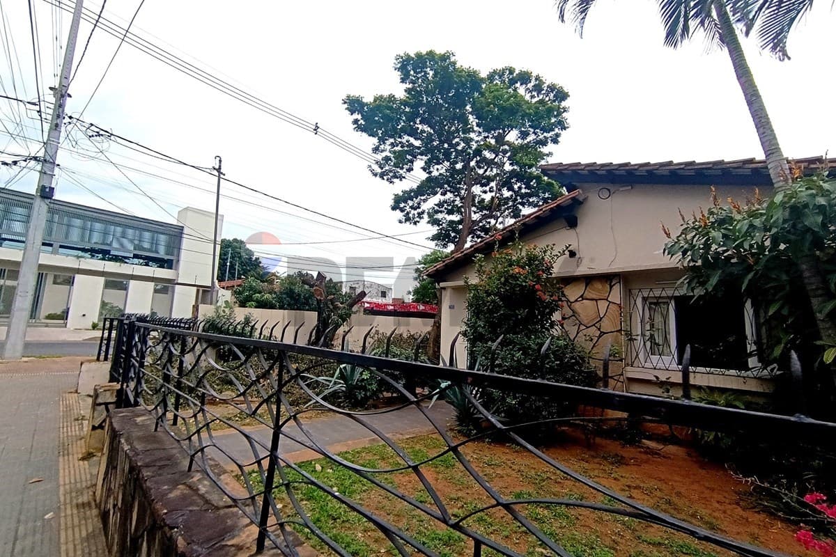 Casa en Mecanicos de Aviacion e/ Masoneria Paraguaya - foto 2