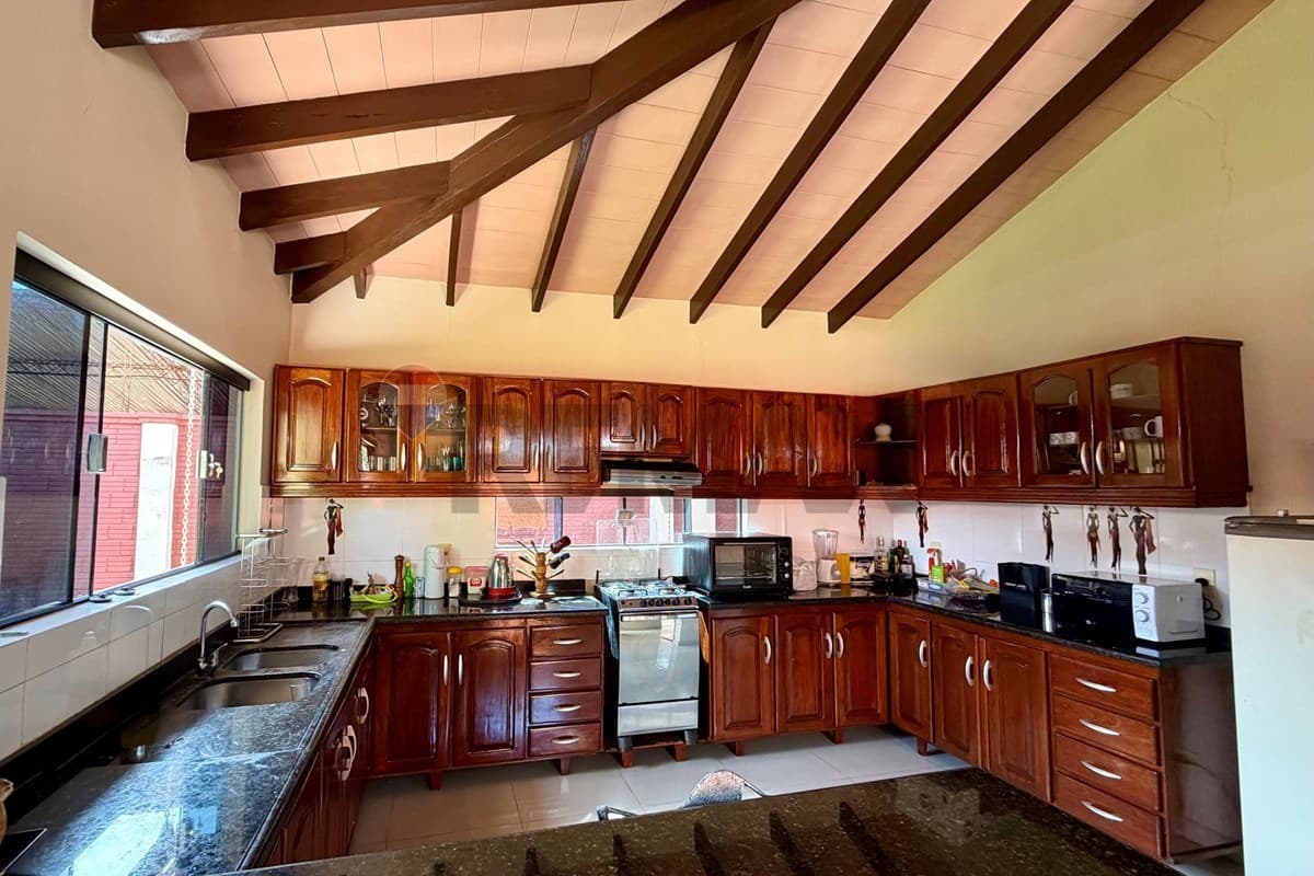 Casa en Avenida Orlando Matteucci - foto 3