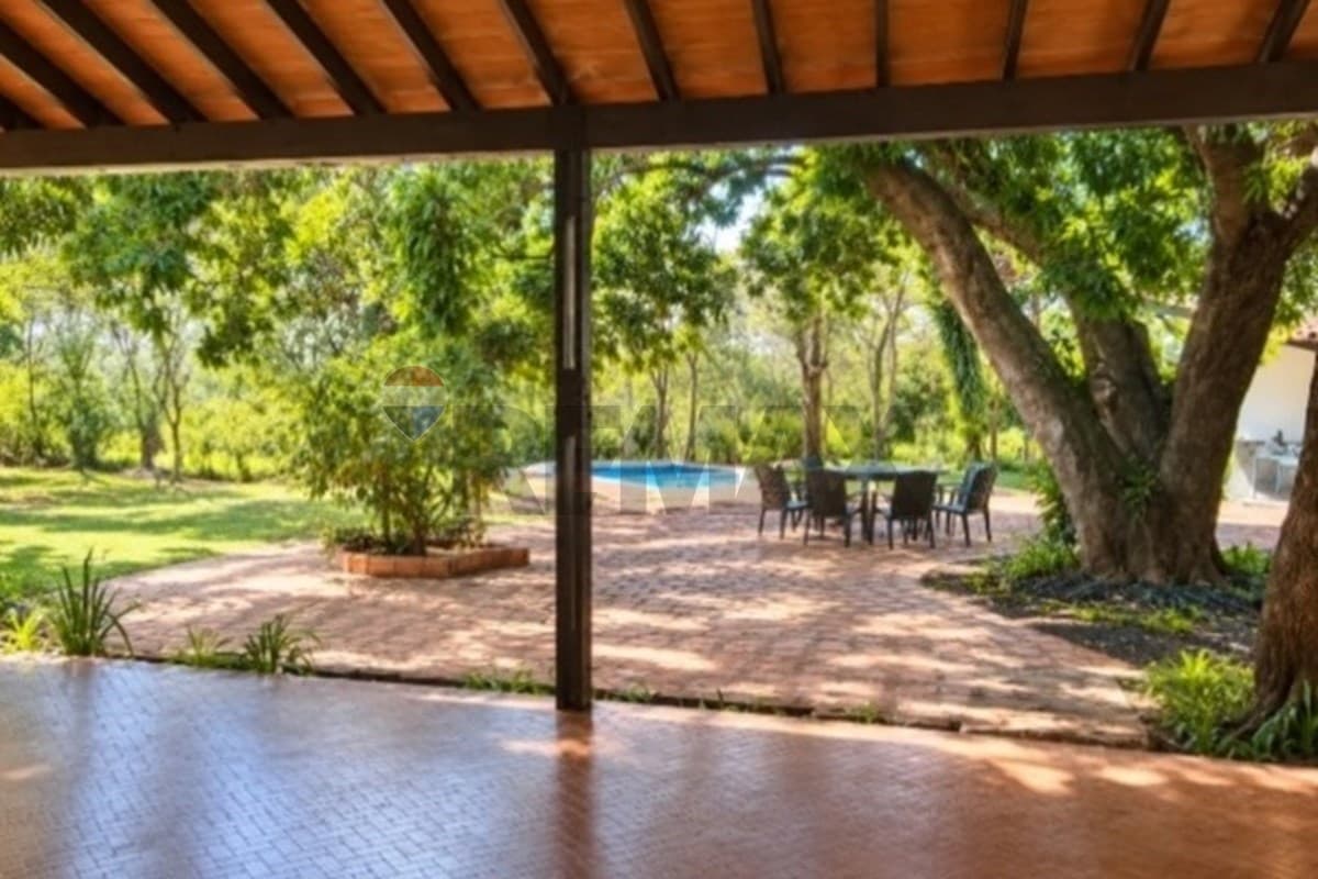 Casa en Dr. Antolín Irala c/ Lapacho - foto 4