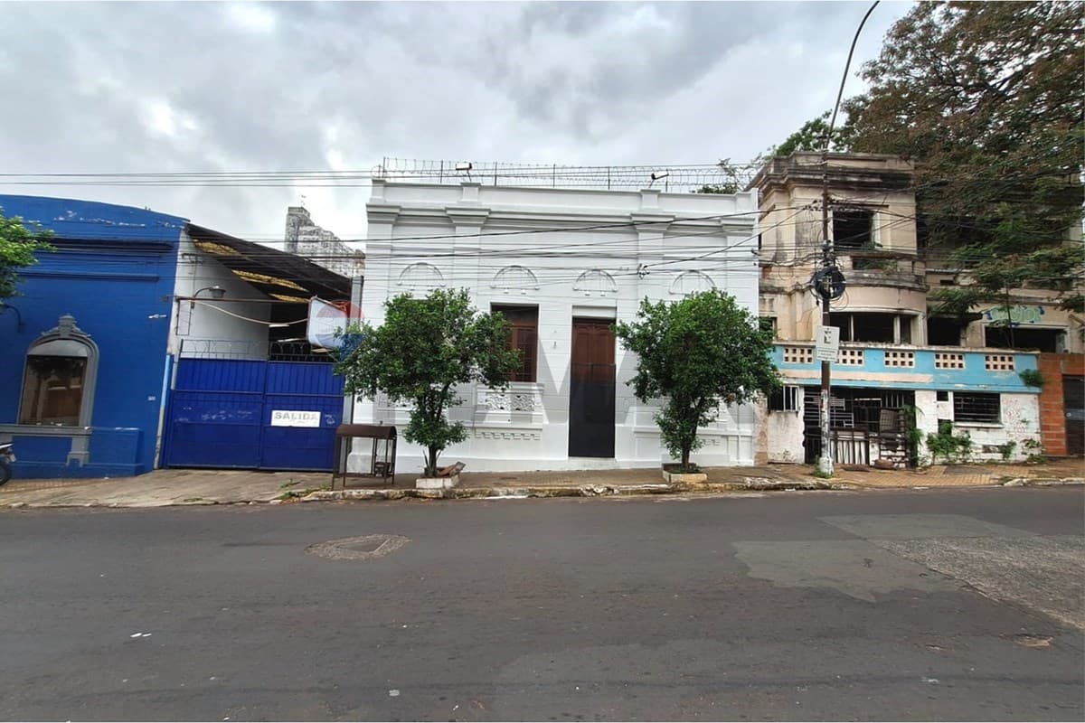Casa en 875 Herrera