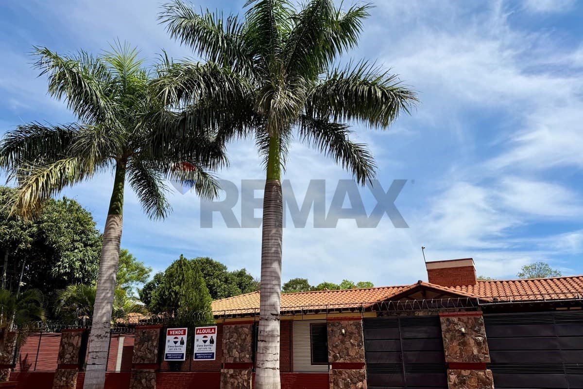 Casa en Avenida Orlando Matteucci
