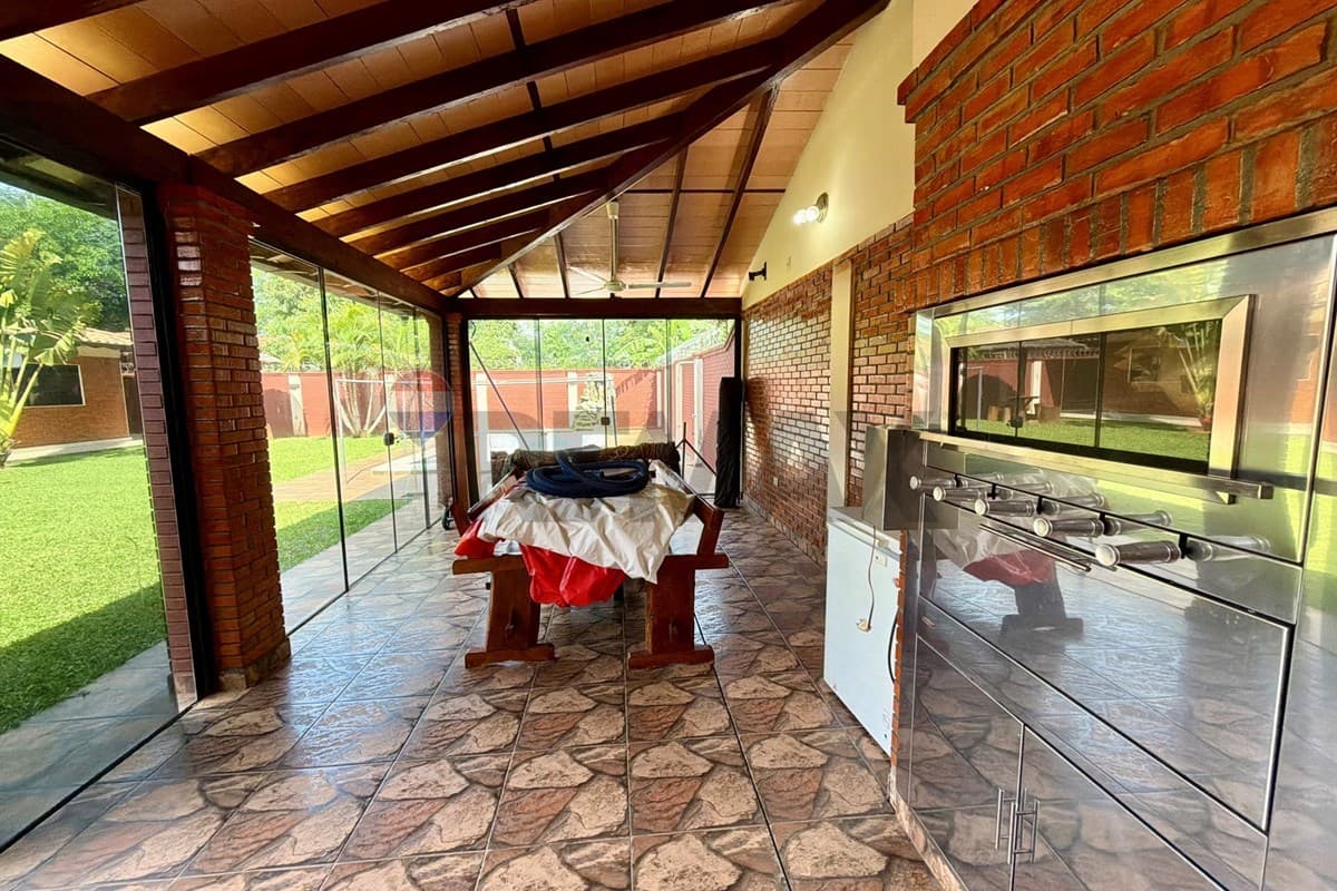 Casa en Avenida Orlando Matteucci - foto 8