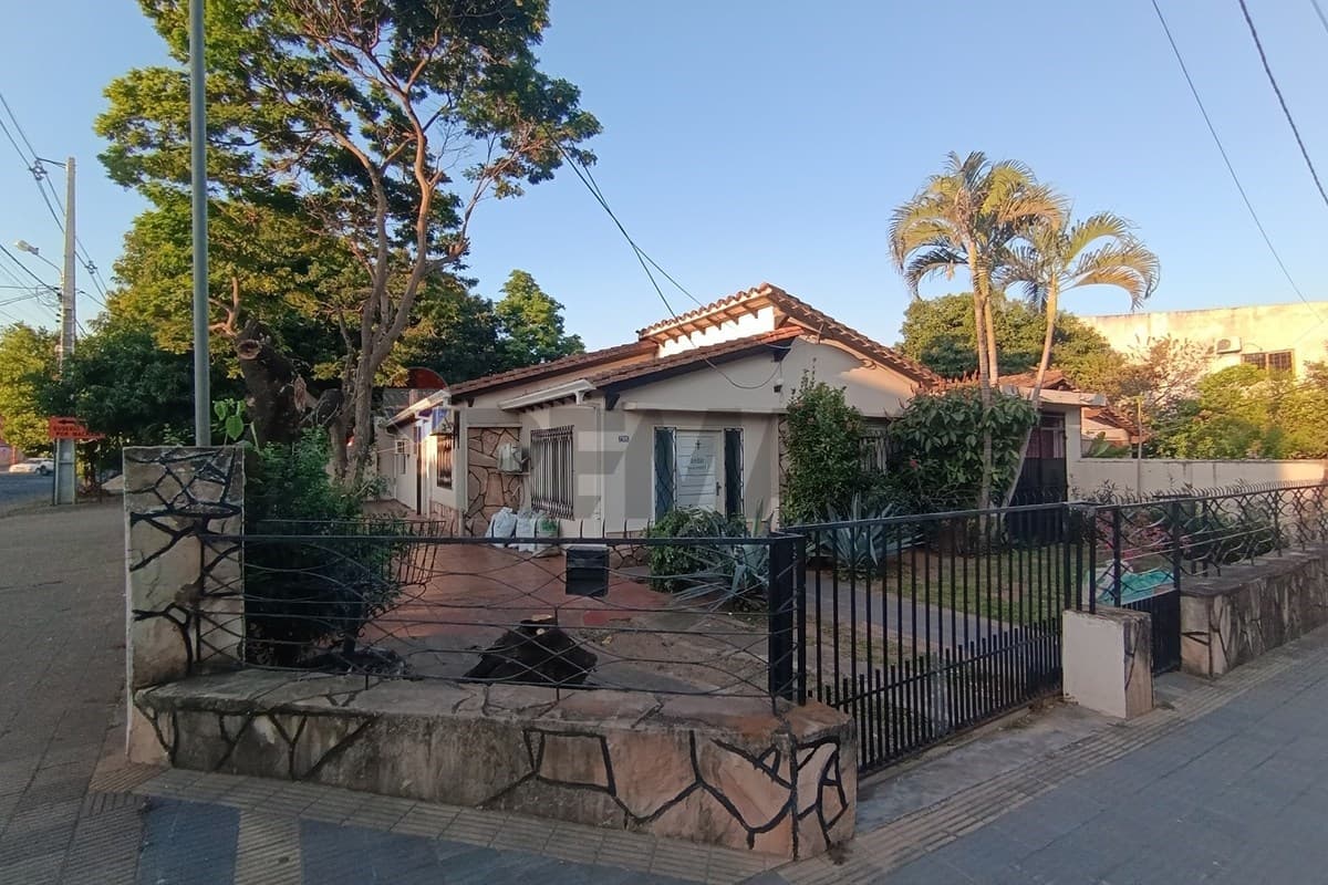 Casa en Mecanicos de Aviacion e/ Masoneria Paraguaya