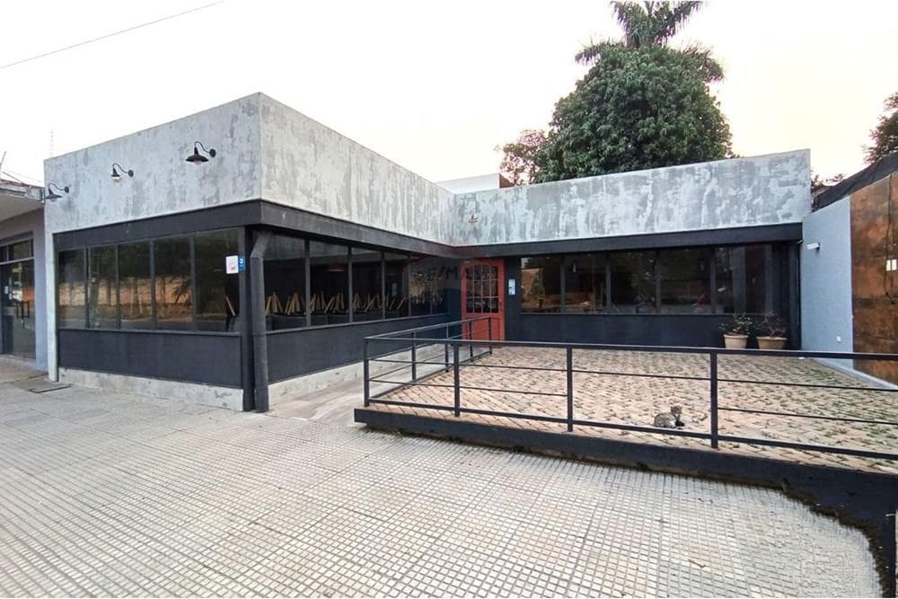 Local comercial en Juan Leopardi - foto 3