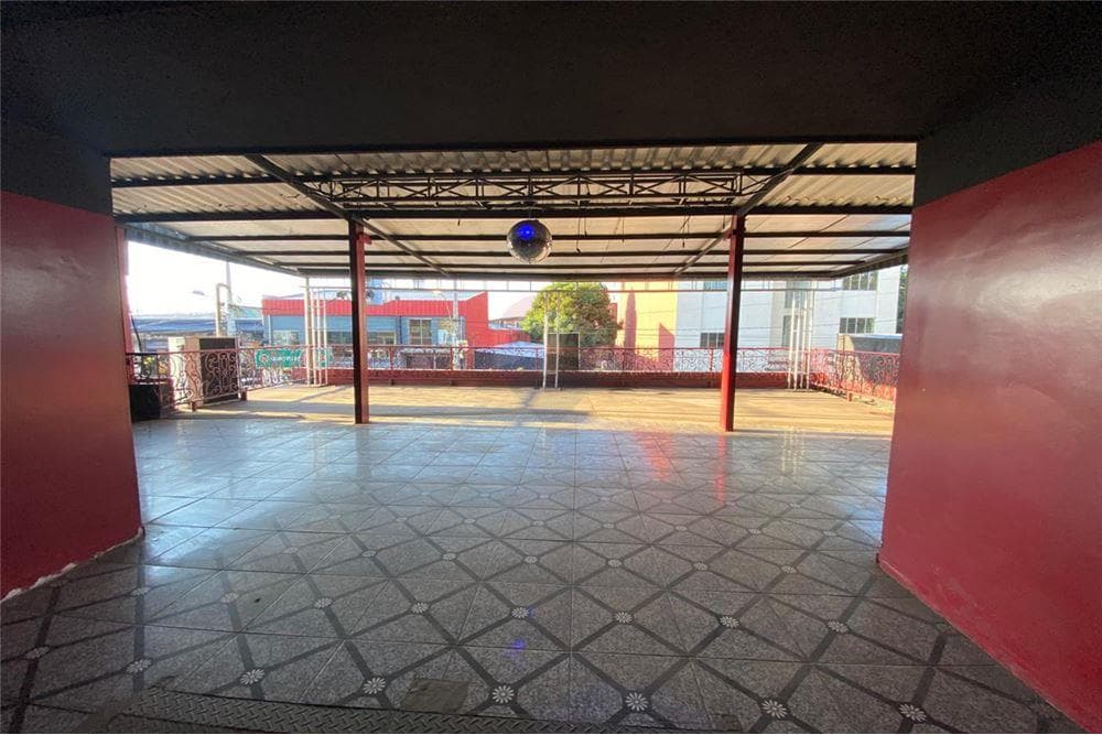 Local comercial en Fernando De La Mora Pitiantuta 11 de Septiembre casi Saturio Ríos - foto 6