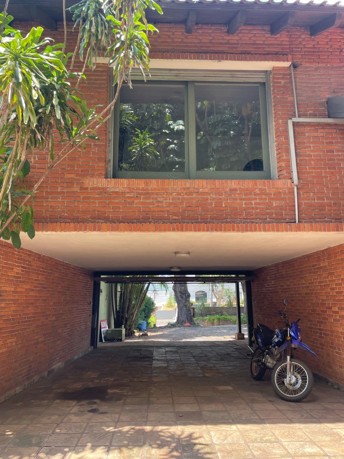 Casa en Avenida Mariscal López - foto 2