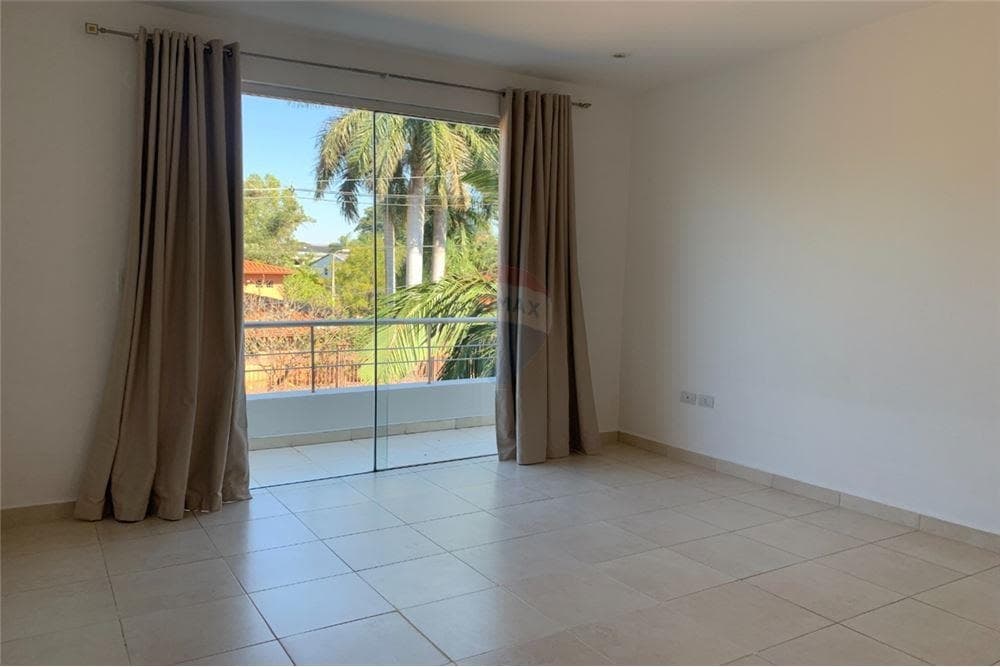 Dúplex en Mburucuyá, Asunción - foto 3