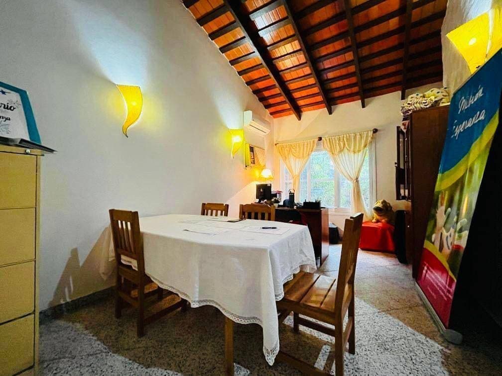 Casa en Valois Rivarola entre Padre Cardozo y 9 de setiembre - foto 4