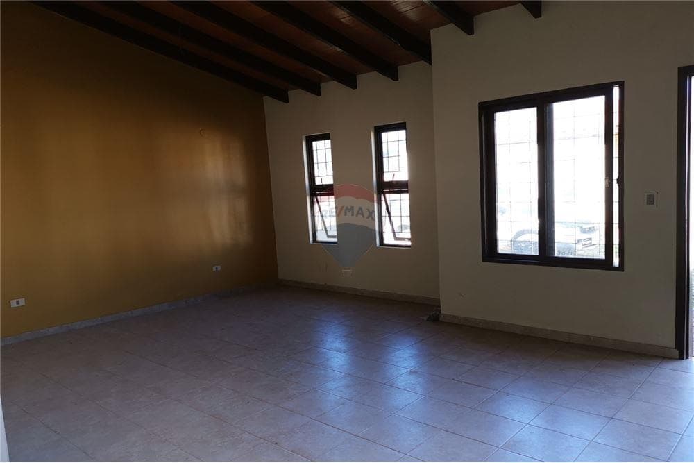 Casa en Limpio, Central - foto 4