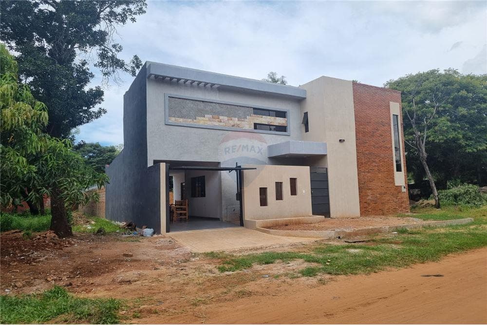 Casa en Central Luque Marin Ka'aguy Calle sin nombre - foto 3