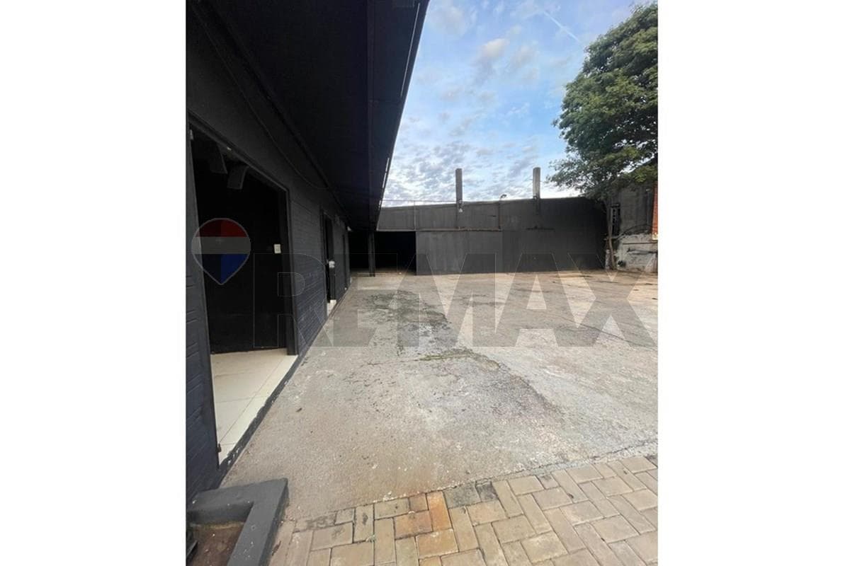 Local comercial en Los Laureles, Asunción - foto 3