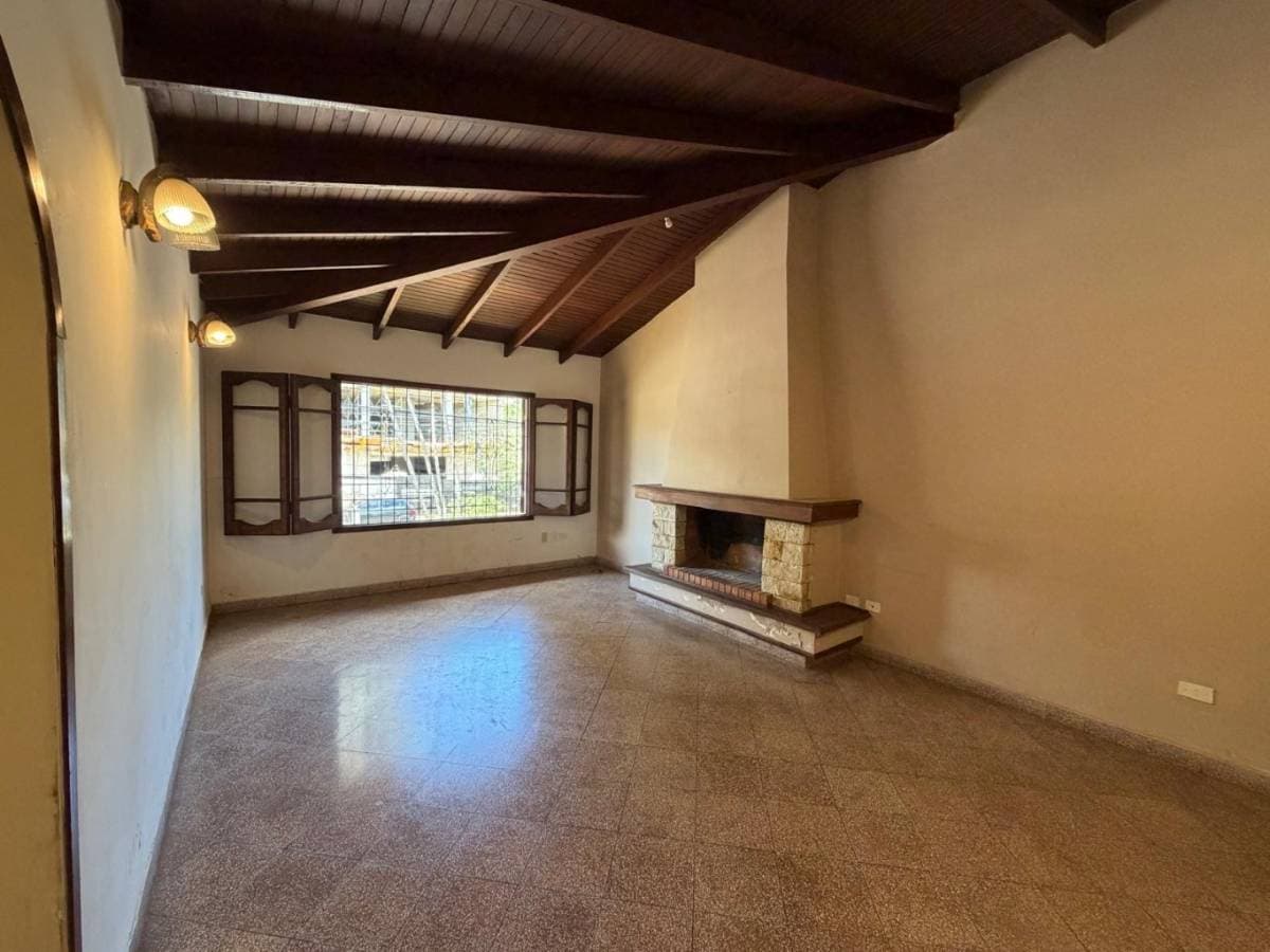 Casa en Avenida Santísima Trinidad & Prof. Dr. Francisco Fernández - foto 4