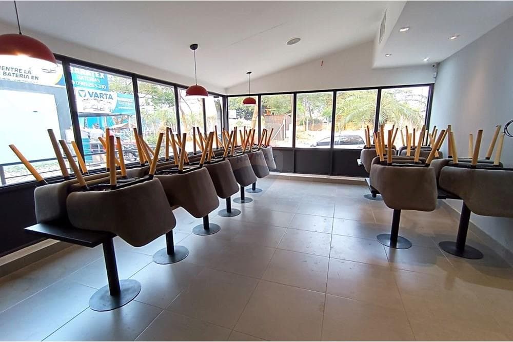 Local comercial en Juan Leopardi - foto 6