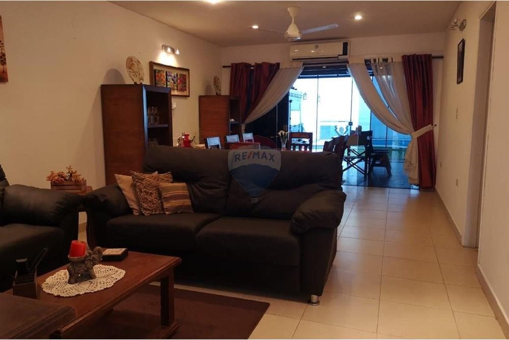Casa en Las Carmelitas, Asunción - foto 2