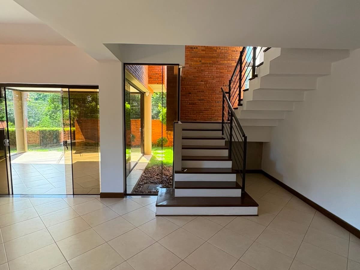 Casa en Avenida Primer Presidente - foto 3