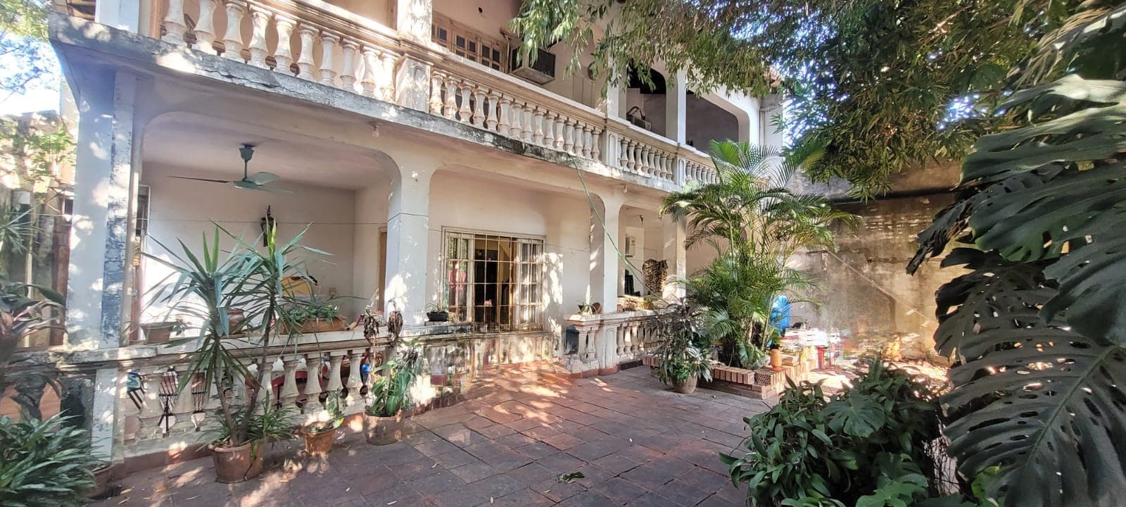 Casa en Bernardino Caballero & Antolin Irala - foto 2