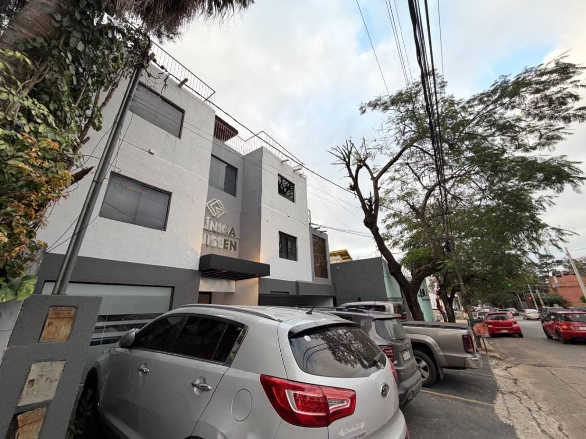 Oficina en Manuel Talavera esquina Mariscal Lopez