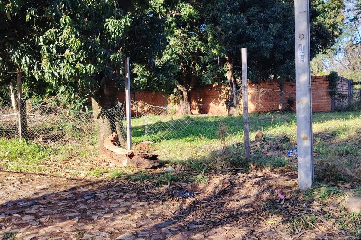 Terreno en Ma. Delia Paredes & Ma. Jacinta Vera