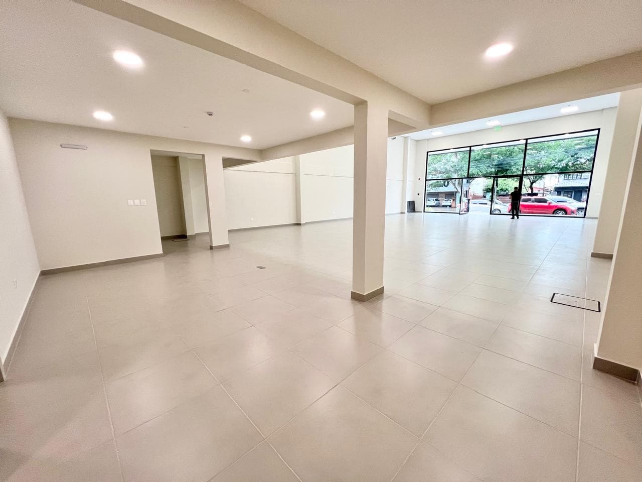 Local comercial en San Vicente, Asunción - foto 8
