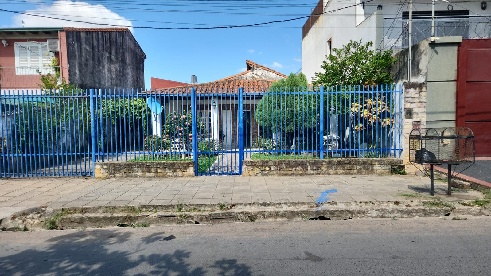 Casa en Avda. General Garay y Cnel Ortiz