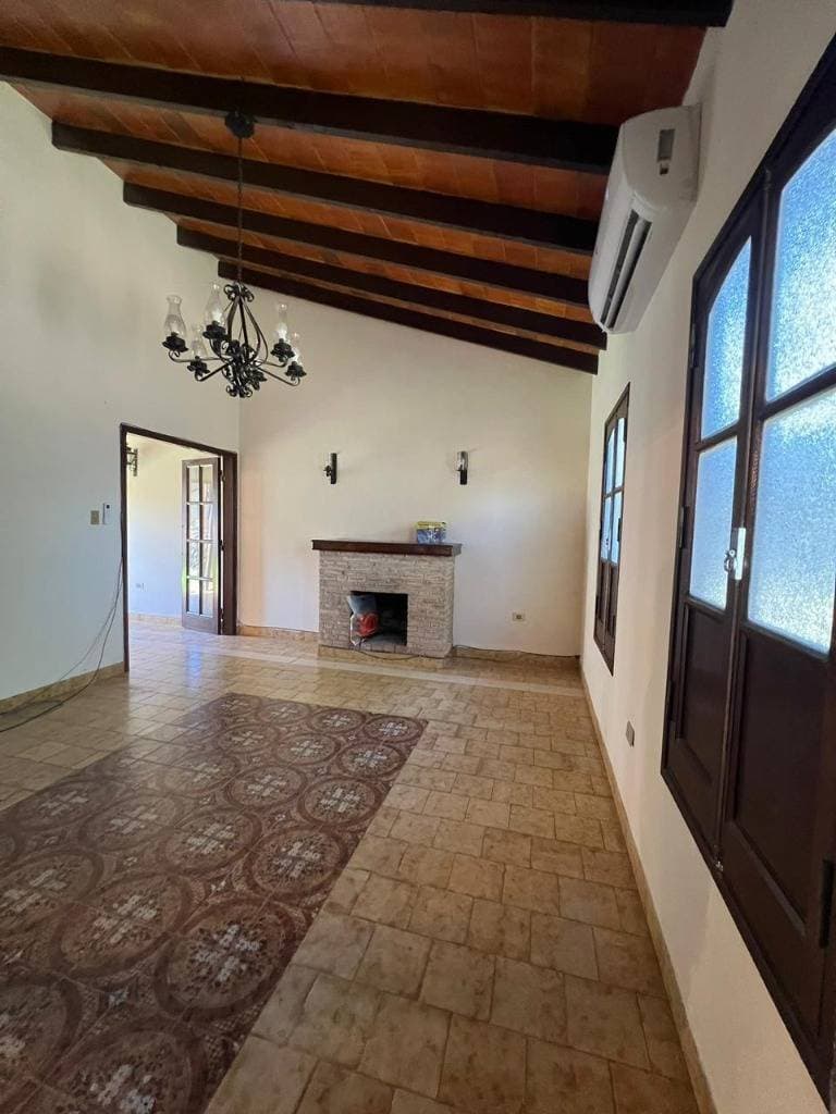 Casa en Madame Lynch - foto 4