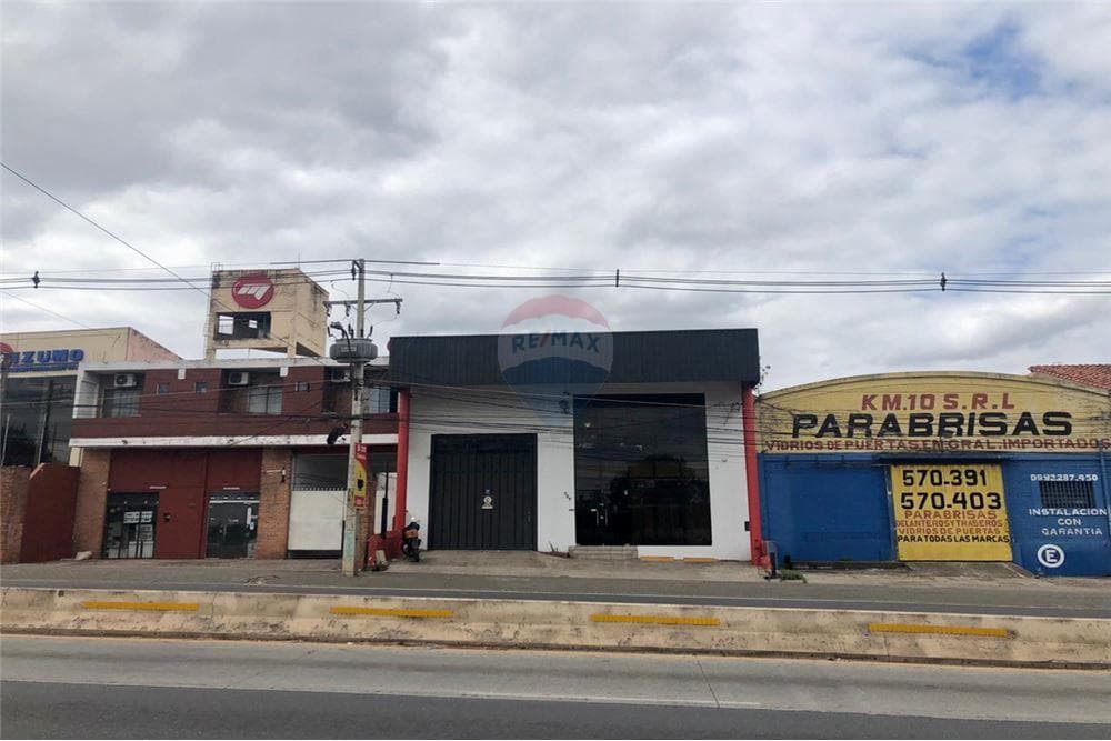 Local comercial en Avenida Mariscal José Félix Estigarribia & Ciencias Veterinarias - foto 9