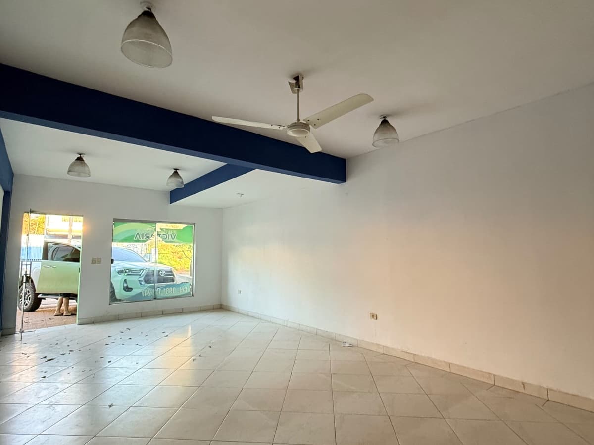 Local comercial en Teniente Américo Pico