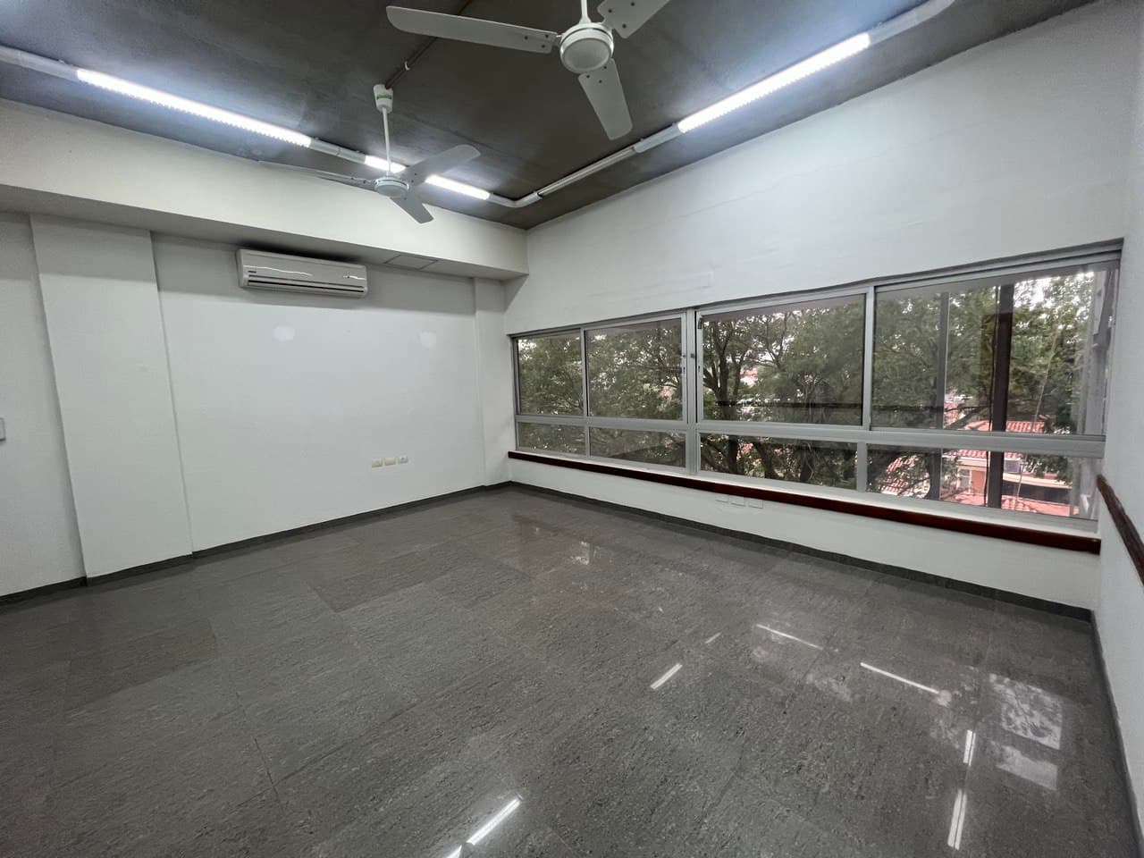 Oficina en Avenida San Martin
