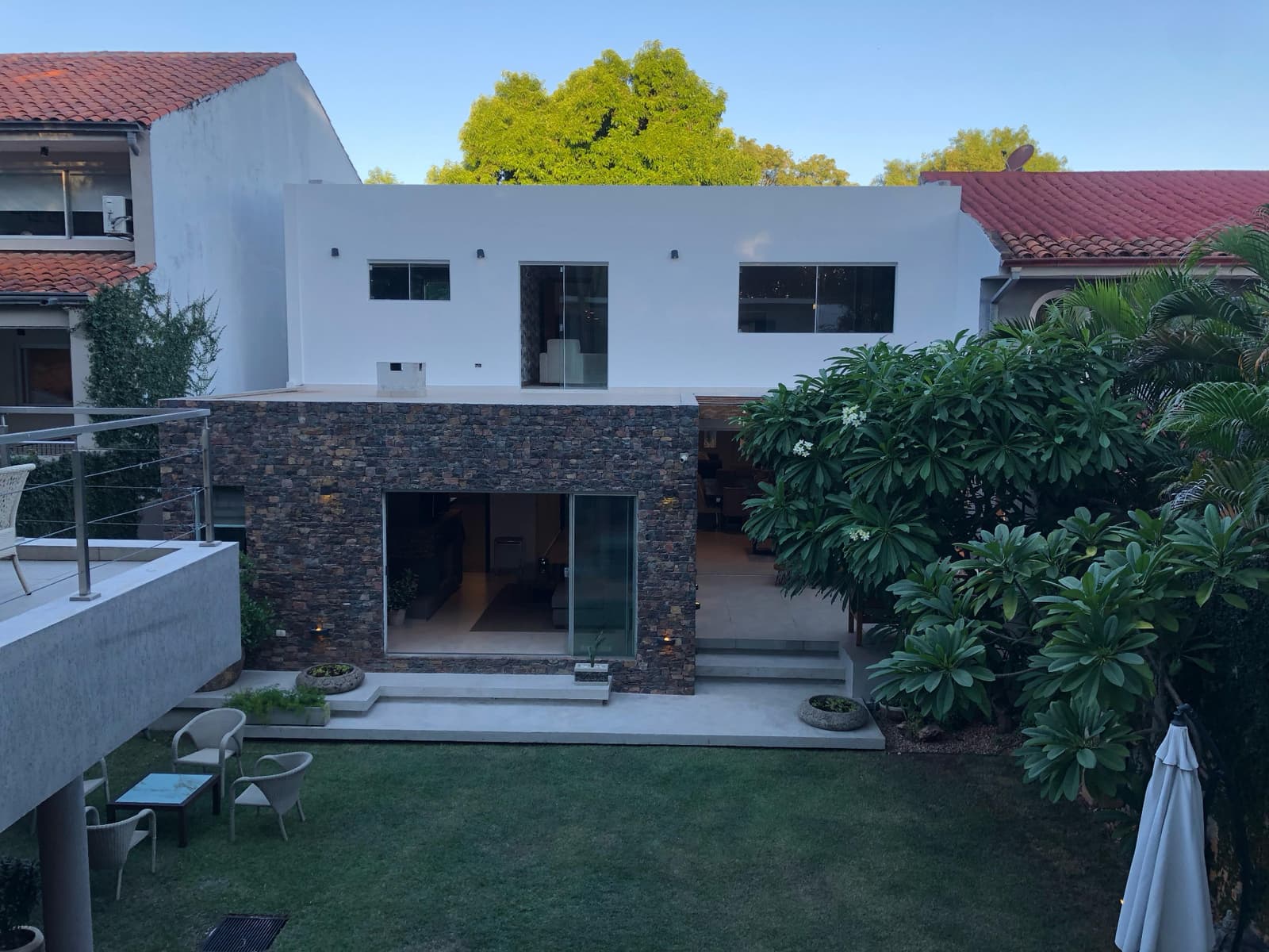 Casa en Charles De Gaulle & Alfredo Seiferheld - foto 8