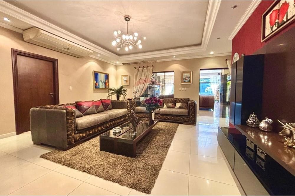 Casa en Villa Aurelia - foto 2