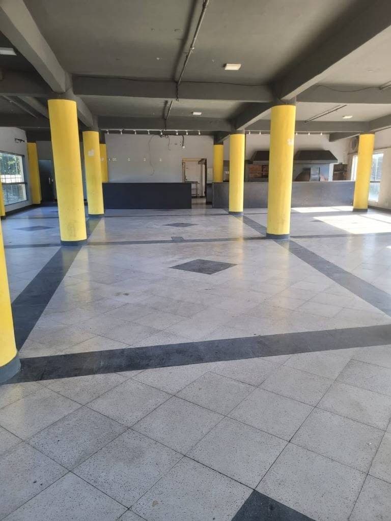 Local comercial en Av. Enrique Von Poleski c/ 24 de junio - foto 3