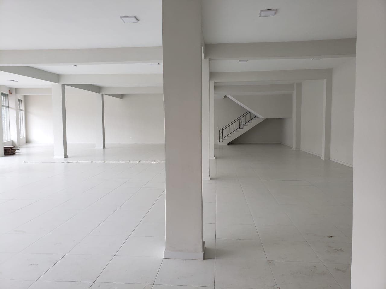 Local comercial en Charles De Gaulle - foto 3