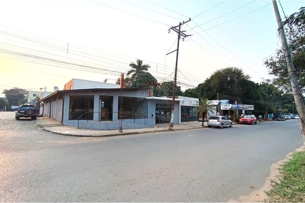 Local comercial en Juan Leopardi
