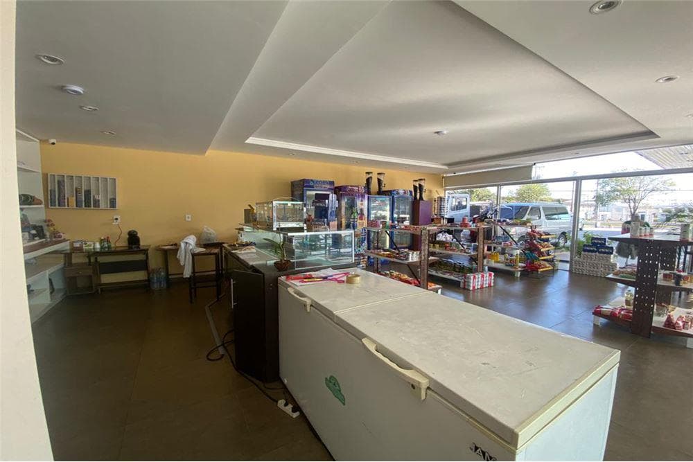 Local comercial en Luque Cuarto Barrio Gral. Elizardo Aquino y Capitán Pedro Mayor Echaur - foto 4