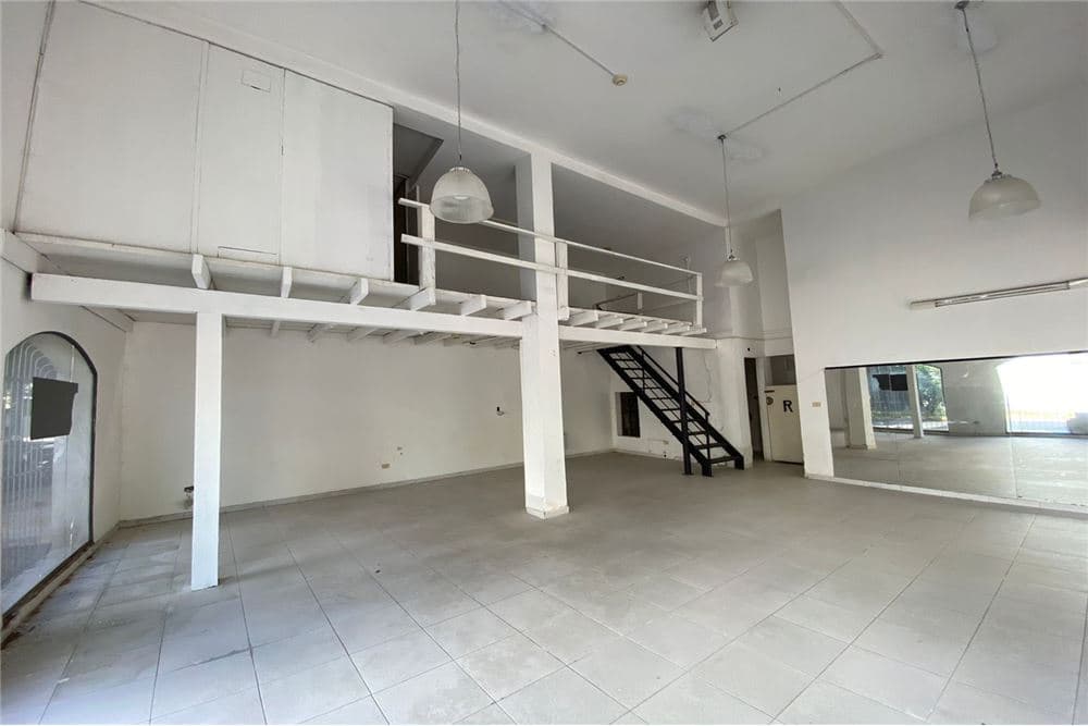 Local comercial en José Berges - foto 3