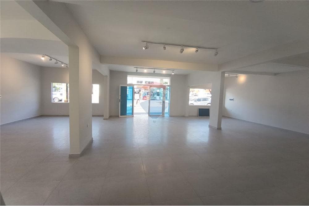 Local comercial en Avenida Zavalas Cué & Profesor Morales - foto 4