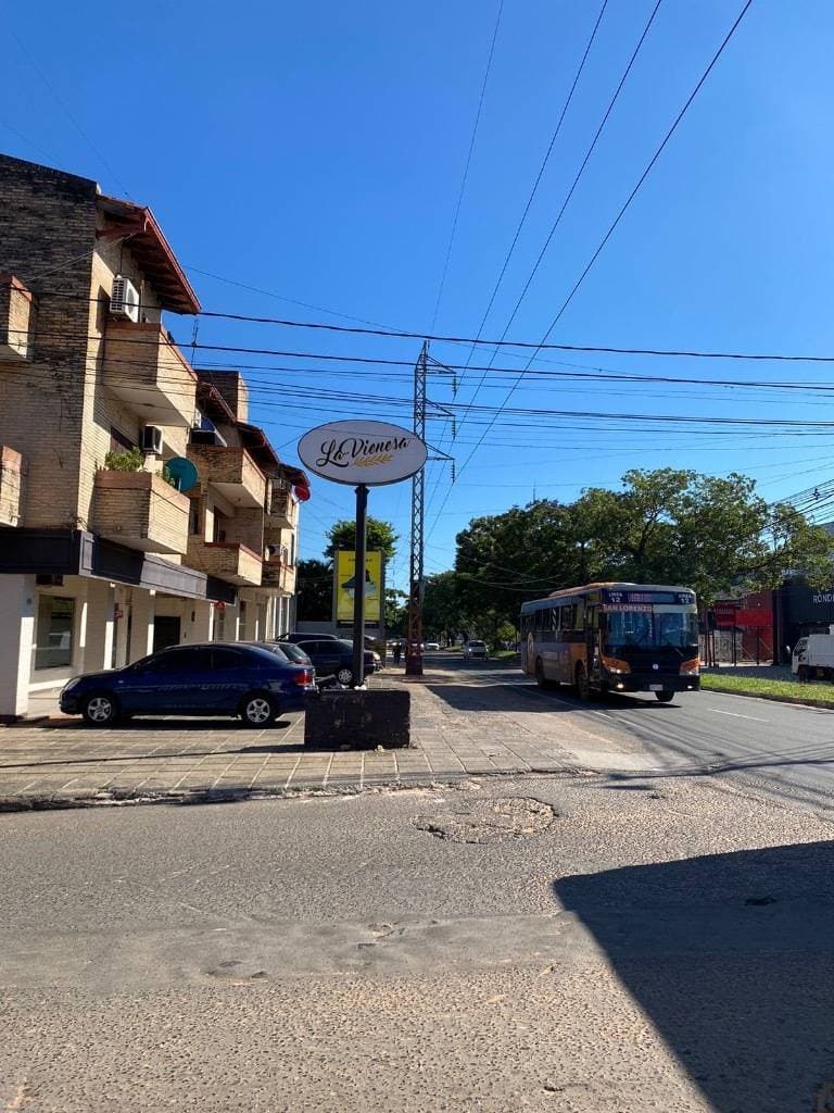Local comercial en La Vienesa Fdo
