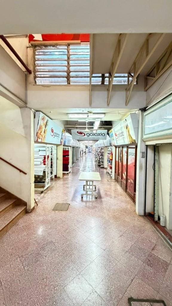 Local comercial en Avenida San Blás - foto 3