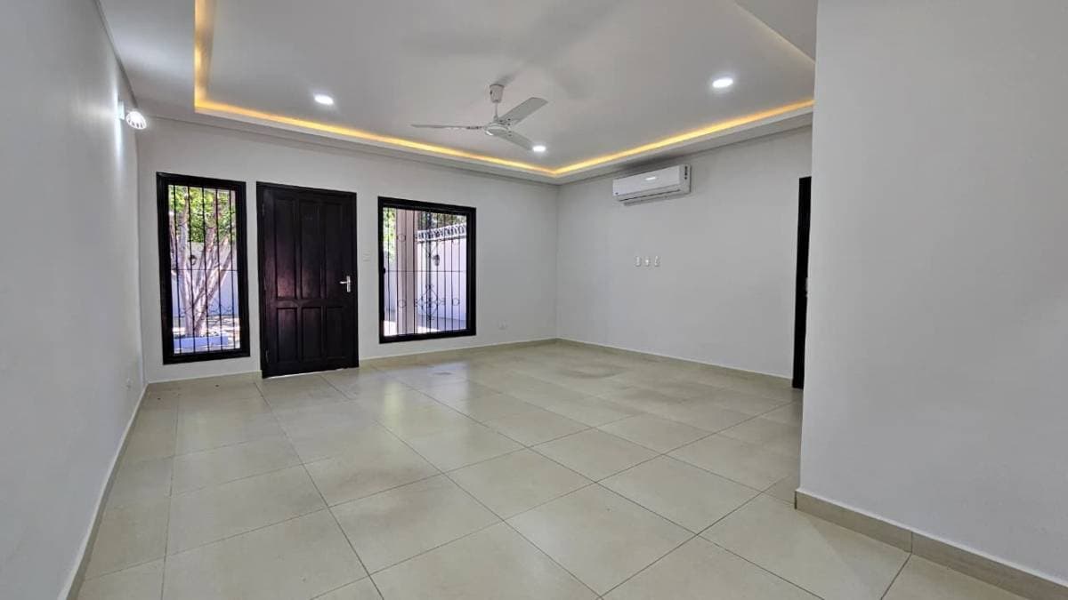 Casa en Fernando de la Mora, Central - foto 4