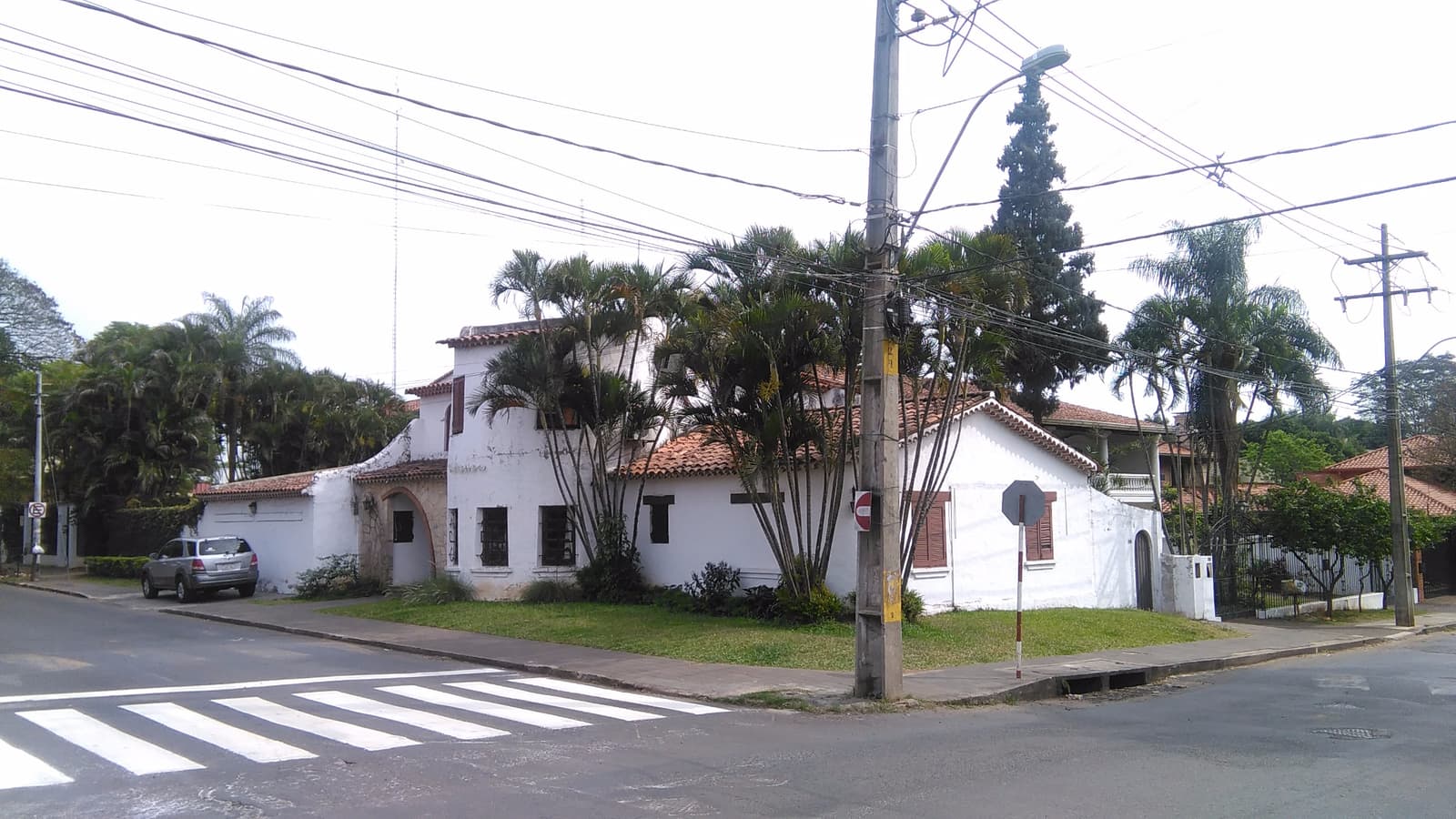 Casa en Guido Spano esq. Emeterio Miranda