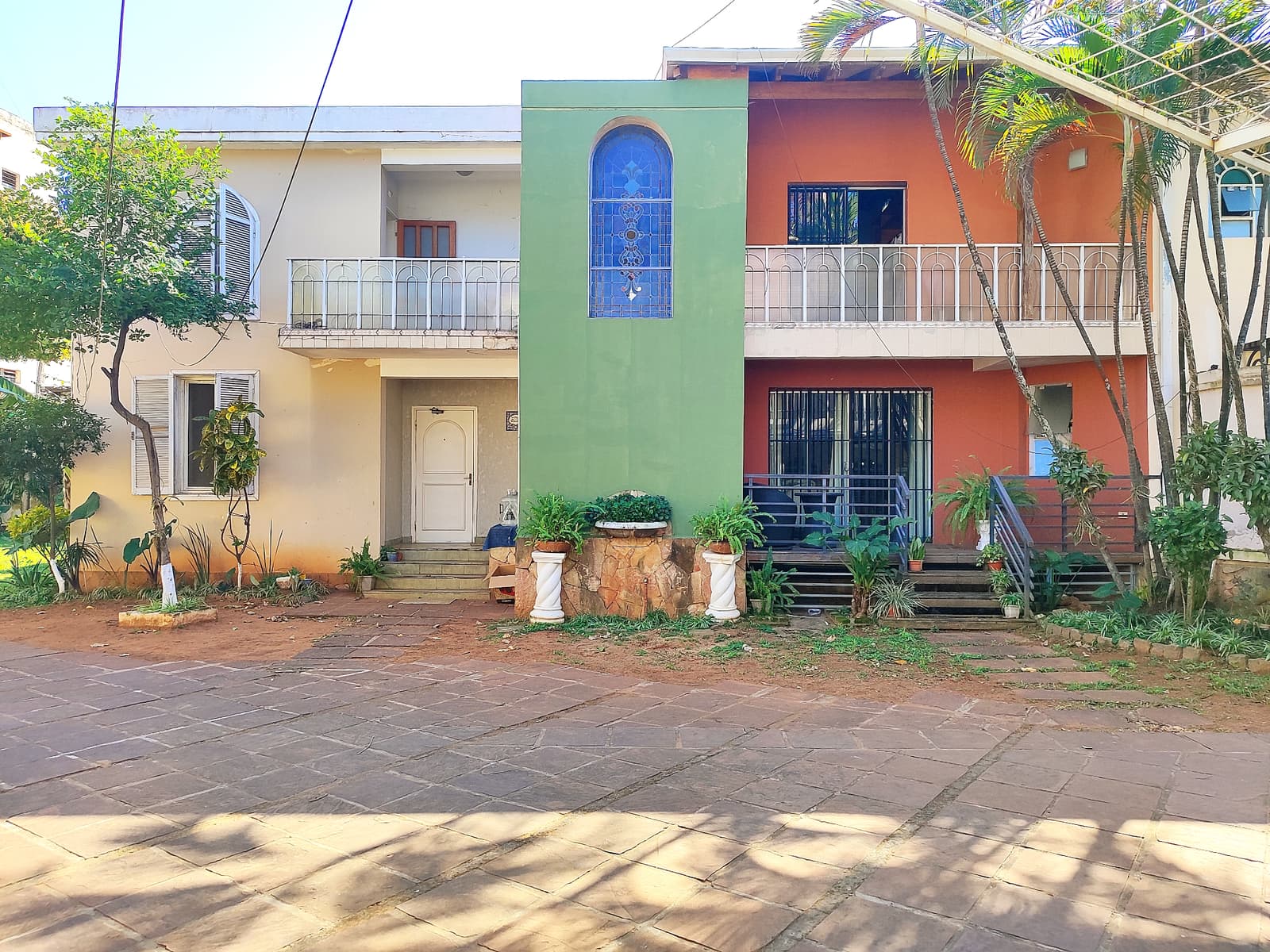 Casa en Avenida José Felix Bogado & Monseñor Juan Moleón Andreu