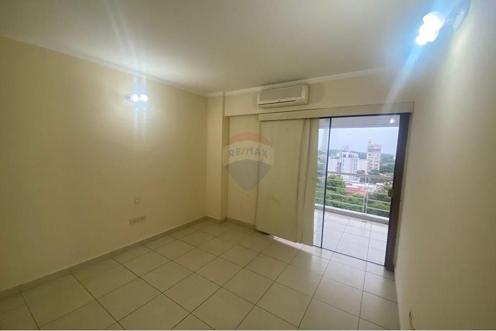 Departamento en Las Lomas - foto 4
