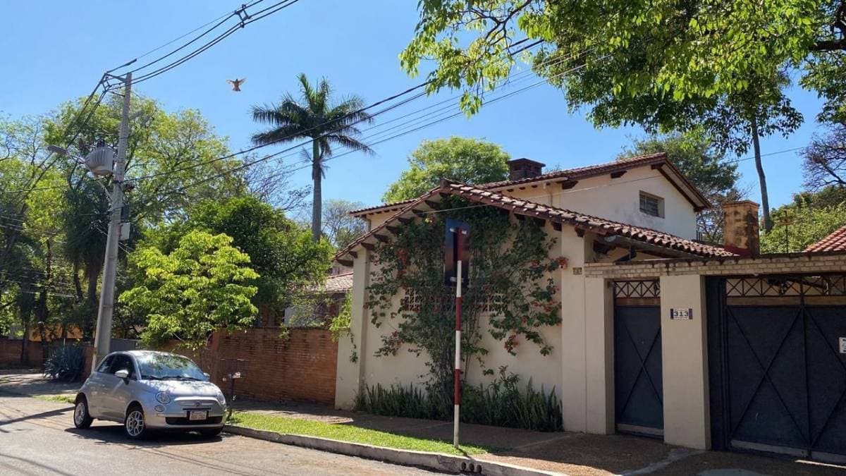 Casa en General MacArthur & Dr. Juan Eulogio Estigarribia - foto 2